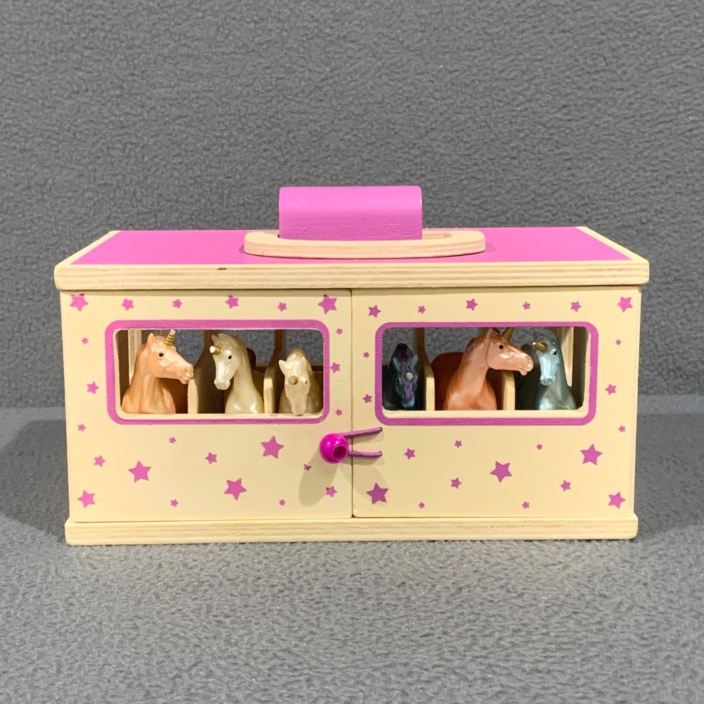 Breyer‎ Unicorn Magic Wooden Stable Playset 6 Unicorn Figures Pink Stars *READ